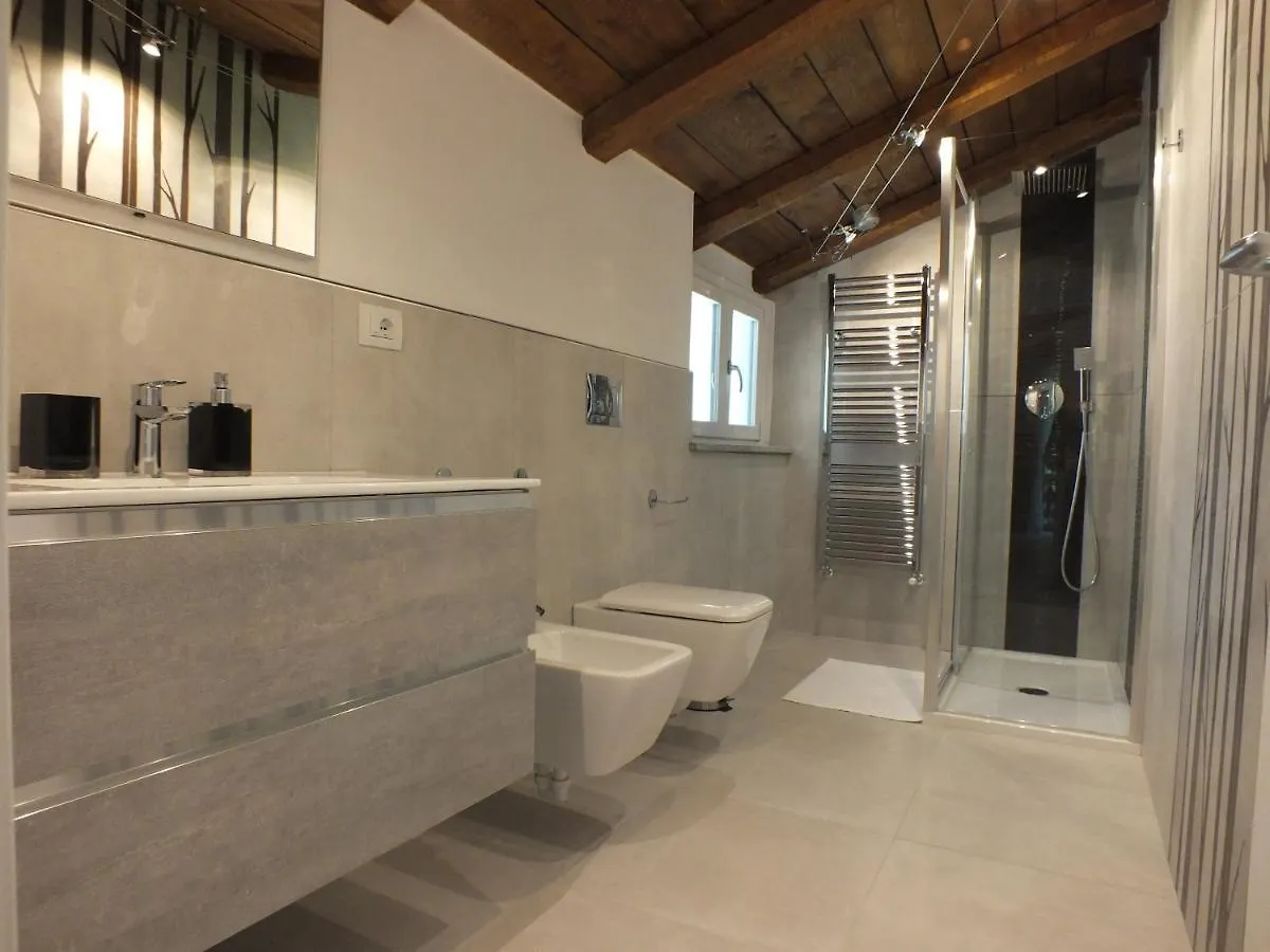 Tivania Dream - Hi-End Modern Attic Apartment Zelbio Italy